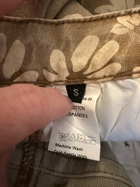 NWT Beige Floral Embroidered Wide-Leg Jeans - Picture 6 of 8